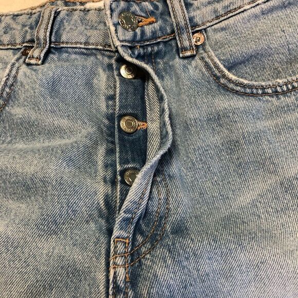 Zara jeans women’s size 6 light wash cropped raw hem button fly - Picture 6 of 7